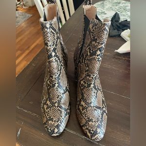 Cute ankle boots 8.5 size